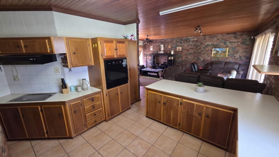 4 Bedroom Property for Sale in Pellissier Free State